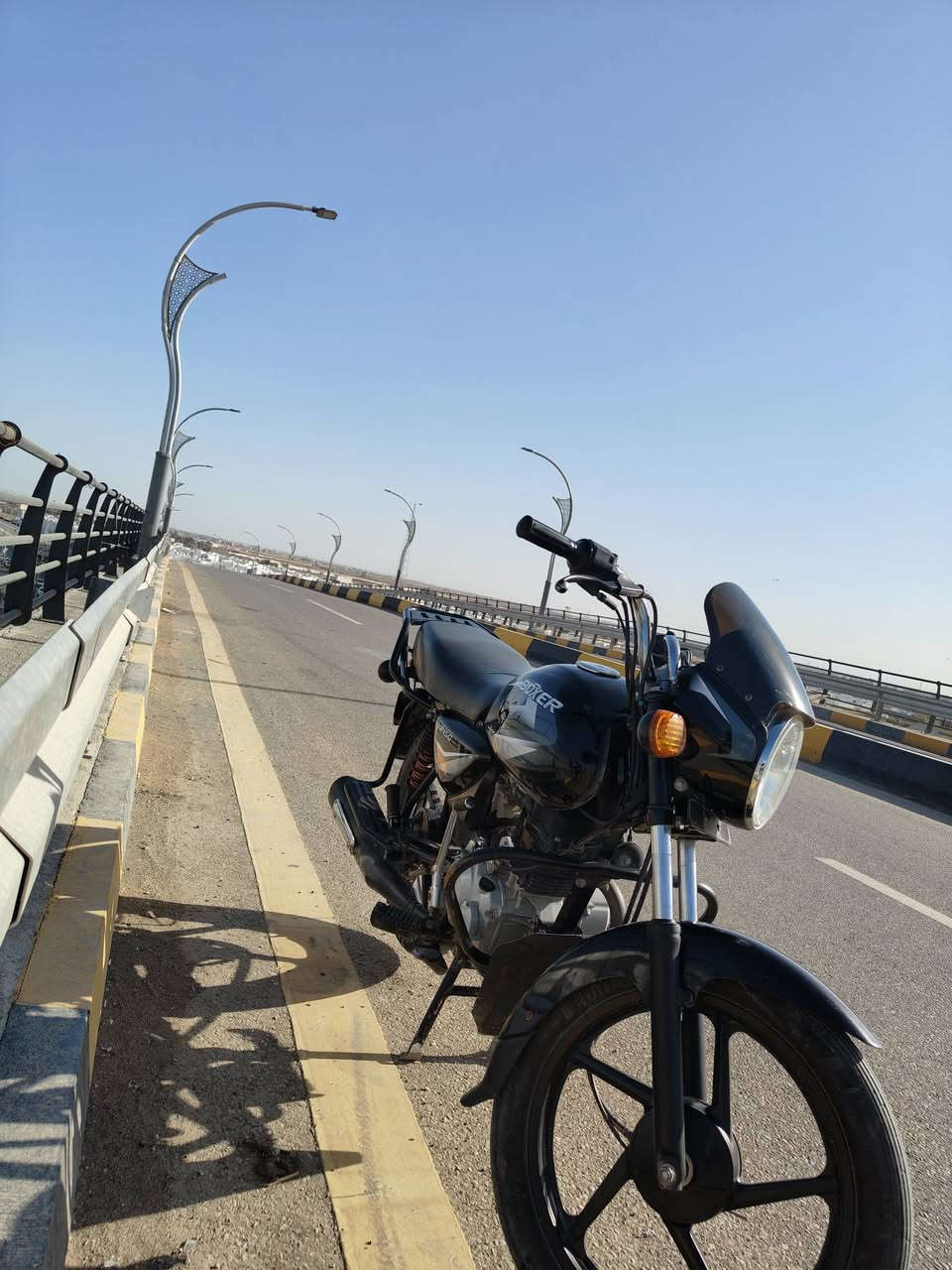 بوكسر موديل 22طالعة ب23 مرقم مرقم قادسية تحويل مباشر دراجة نضيفة ومكفولة وماماشيه بس 7000 استخدام شخصي مامشتغلةة
للبيع سعر 1900وبيهة مجال 
مكاني ديوانية ***********
