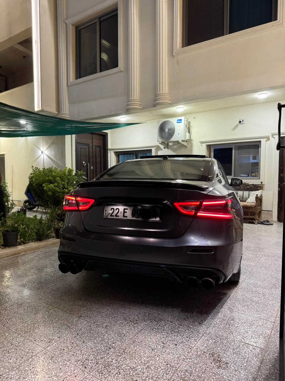 السلام عليكم للبيع او المراوس 🤎 
نيسان مكسيما 2022 sr plus فول مواصفات 
السياره حادثها بنيد وجاملغ فقط والسياره بيها قطع صبغ ابيع حزام رقم اربيل الجديد هزه جديده وسنويه جديده سياره جاهزه مابيها كل نقص  ماشيه 43 فقط كير مكينه تبريد كامله 
مواصفات السياره 
بانوراما 
بصمه 
شفتات ستيرن 
رادرات اماميه خلفيه جانبيه 
خمس كامرات 
تبريد قطعتين 
كشنات جلد 
كشنات كهرباء وخزن ميموري 
تحديد مسار توقف ذاتي 
تبريد وتدفئه كشنات 
دمام خلفي
3 مودات قياده 
ماوس تحكم شاشة 
لدات اماميه وخلفيه 
عليها اضافة شوته رياضي واكزوز 
وبعد بيها هوايه مواصفات 
رايدها ب 139 وبيها مجال بسيط 
مكاني بغداد الاعظمية 
*********** بغداد, العراق

