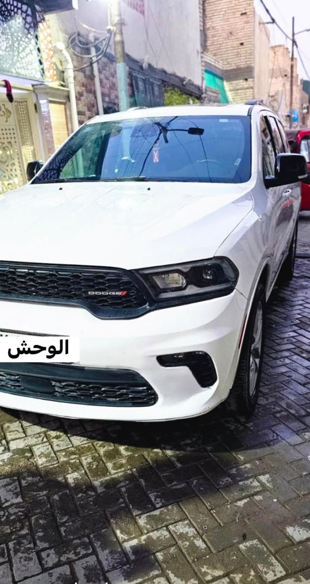 سلام عليكم
دودج دورانكو  GT PLUS 2023 🇺🇸

 🚩
حجم المحرك : V6 (3.6L)
اللون: ابيض

السياره نظيفه دهن موبر وكالة .
عداد المسافة :56mi  

الحادث : فقط  ع كد مسطره صبغ الجاملغ الأمامي جميع الايرباكات سليمة 🚦

المواصفات فول 1/1✅

فتحة سقف
تشغيل عن بعد
مقعد السائق خزن 
رادار امامي ( تثبيت مسار مع مانع تصادم )
رادار جانبي ( نقطة عمياء )
ماسحات تشتغل اوتوماتيك مع المطر
مانع تصادم خلفي 
كامرة خلفية دواره
كشنات تدفئةوتبريد
ويل كب حجم 20 كروم
ستيرن رياضي على شكل حرف D مع تدفئة 
كشنات تحكم كهرباء 
شفتات ستيرن
دخول ذكي بصمة ابواب
صندوك كهربائي 
حساسات خلفية 
مراة جانبية هيتر 
وضعيات قيادة سبورت وايكو
شاشة ابل كار بلي واندرويد اوتو 
اوتو ستارت ستوب 
تشغيل عن بعد 
لايتات زينون وكالة
بلوجكتر زينون
بصمة ابواب 
تبريد 3 قطع مركزي. 

مكان السيارة بغداد 
(رقم بغداد )
 رقم الهاتف***********

ملاحضه :السياره امفوله ولنظافه احلى من المواصفات
