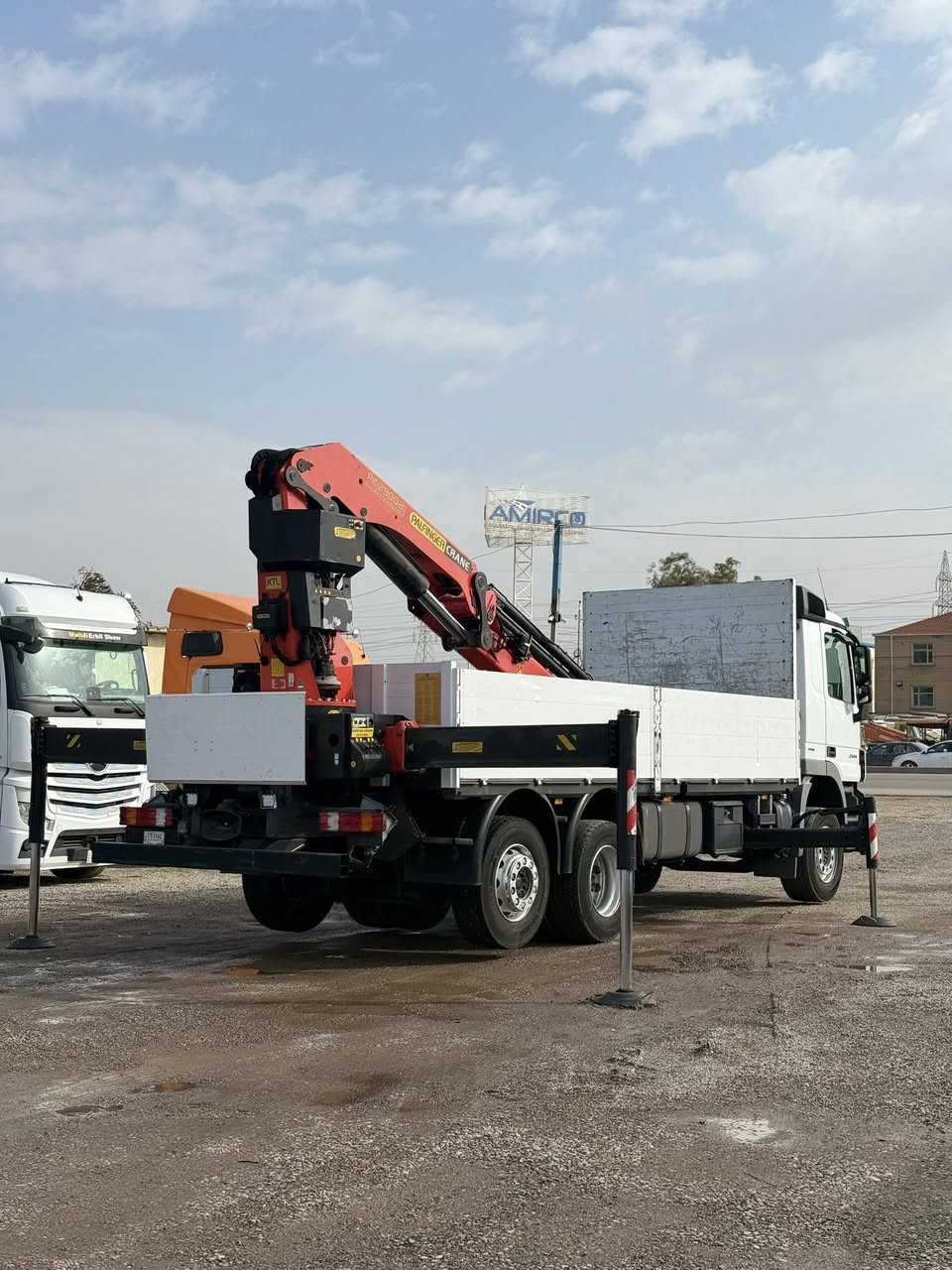 معرض مهدي اربيل
نوع : مارسيدس اكتروس كرين
موديل : 2009 معلاي 2018
حجم :2544
ألون : ابيض 
مواصفات: مارسيدس اكتروس بيلادي كرين استيرن دوار كدام سبرنك كرين بالفينكر حجم 29002  ریموت جدید جدید السیار ماشیا 270الف كيلومتر 
گير : توماتيك
 العنوان : اربيل  قوشتب تريق كركوك  معرض مهدي اربيل 
***********
***********
