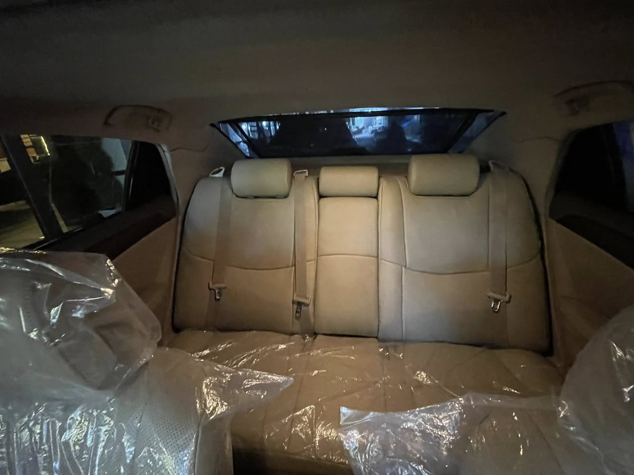 سلام عليكم للبيع افلون موديل 2009 رقم نجف مميز السياره فول خليجيه ماشيه 247 الف كير محرك مامفتوحات السياره بيها صوت راجز بس اول مشغل الصبح والسياره بيها سونار ضرر الجاملغ الامامي وطرف البنيد والباقي كفاله  للاستفسار الاتصال ***********
