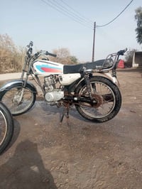 دراجه اداوت مكفوله من السرقه والعشائر، ،السعر 325 تواصل 07823118970