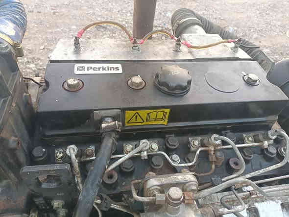 مولد بيركنز نكليزي 50KVA شرط برغي مامفتوح بي كفاله عامه لا صرف ولا بخار السعر اتصل مكان كفري ديالى ) ***********
