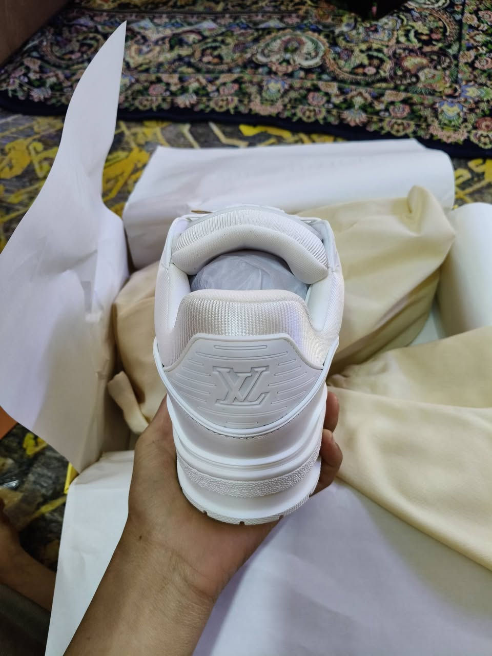 السلام عليكم
حذاء رياضي رجالي ماركه لويس فويتون الحذاء ماركه اصلي ما ملبوس والماركه معروفه القياس 44

اعلئ سعر ابيع يوجد توصيل بغداد فقط 

اكرر اعلئ سعر ابيع


**إذا كنت صاحب هذا الإعلان وتريد حذفه لأي سبب، رجاءا أرسل رسالة إلى الدعم الفني**