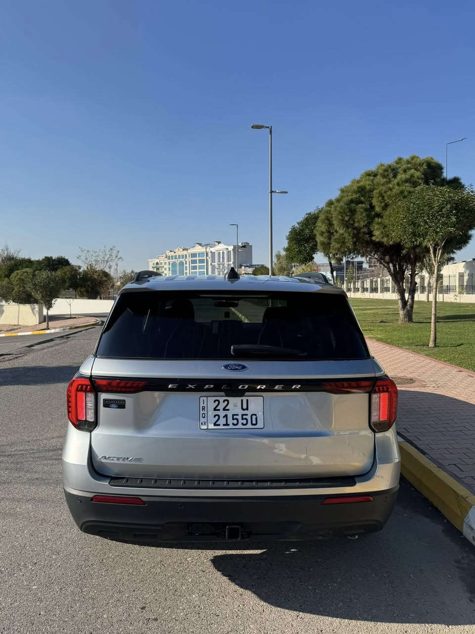 Ford explorer 2025 Active 
العداد 4700 الف ميل زيرو 
الضرر جاملغ امامي وطرف باب السائق صبغ والبنيد مبدل  
وpdr في طرف الصندوق صور الضرر مرفقة بالاسفل 
#المواصفات 
 - شاشة كبيره - رادار امامي (تحديد مسار) -رادار جانبي (نقاط عمياء)- رادار خلفي (التحذير من الاصطدام)  -كشنات كهربائي
كشنات تدفئة+ هاند بريك بصمة
Auto Stat
Auto Stop
السيارة مرقم اربيل بأسمي  
السعر 282 وبيها مجال قليل جدا 
موقع السيارة اربيل 
للاستفسار ***********
