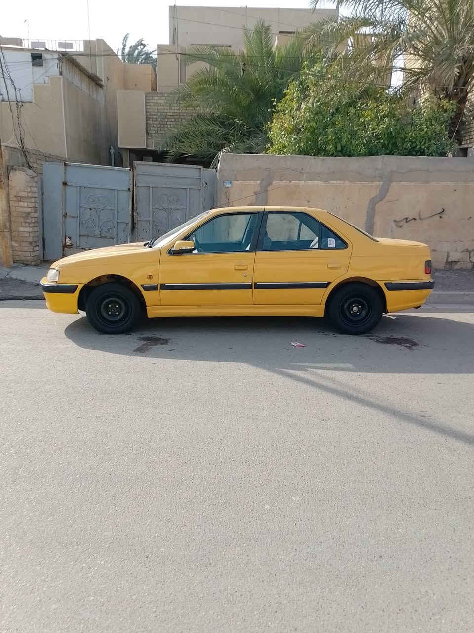 السلام عليكم بيجو باص موديل 2015 رقم بغداد بأسمي 
***********
