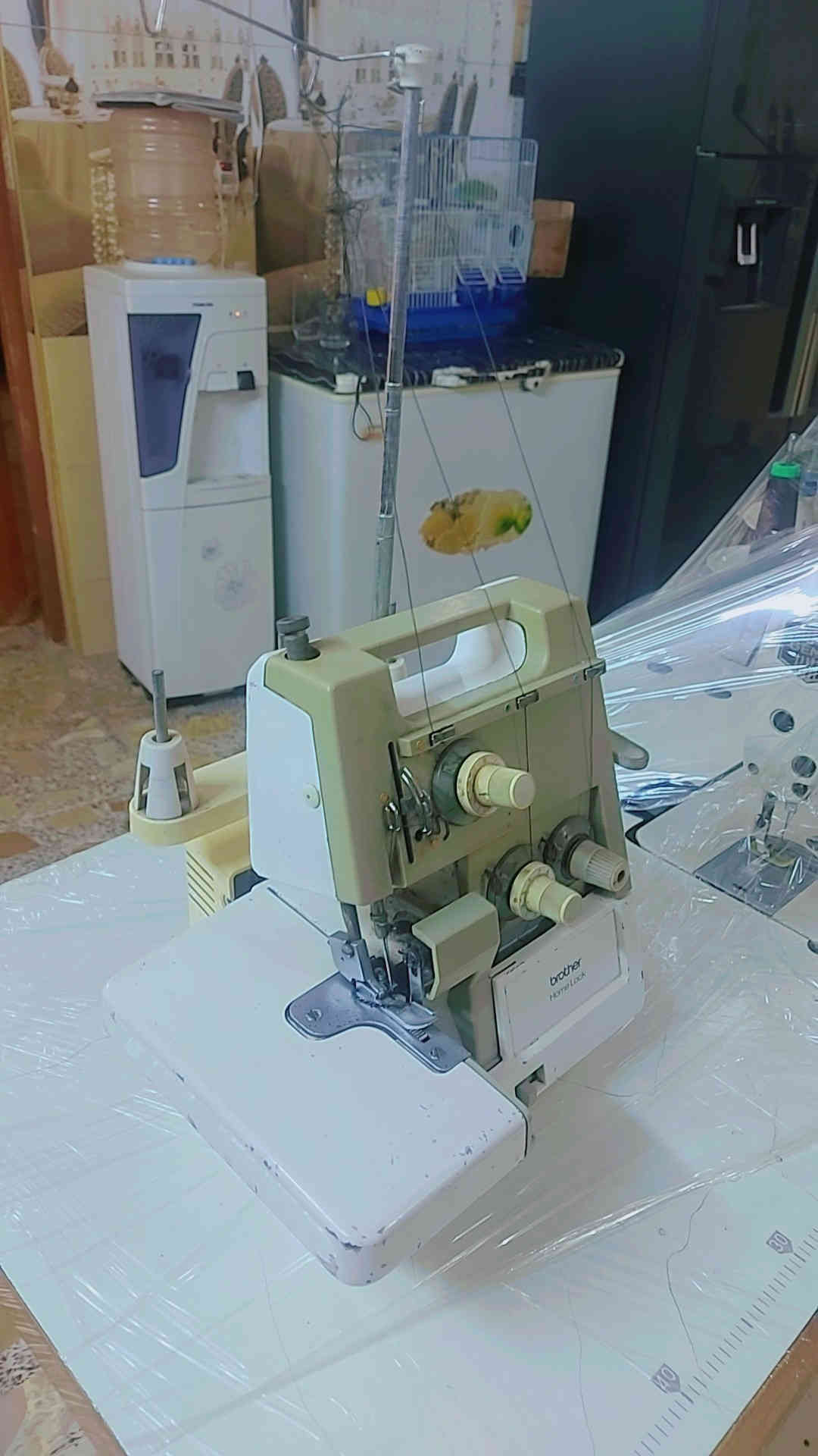 مكينه جمسي الباب الأول نظيفه جدا وماطورها اقتصادي كاتم سعرها ٢٠٠ ألف
و مكينه واوفر منزلي نوع برذر سعرها ١٥٠ مكاني حي اور 
للإستفسار على الرقم ***********
