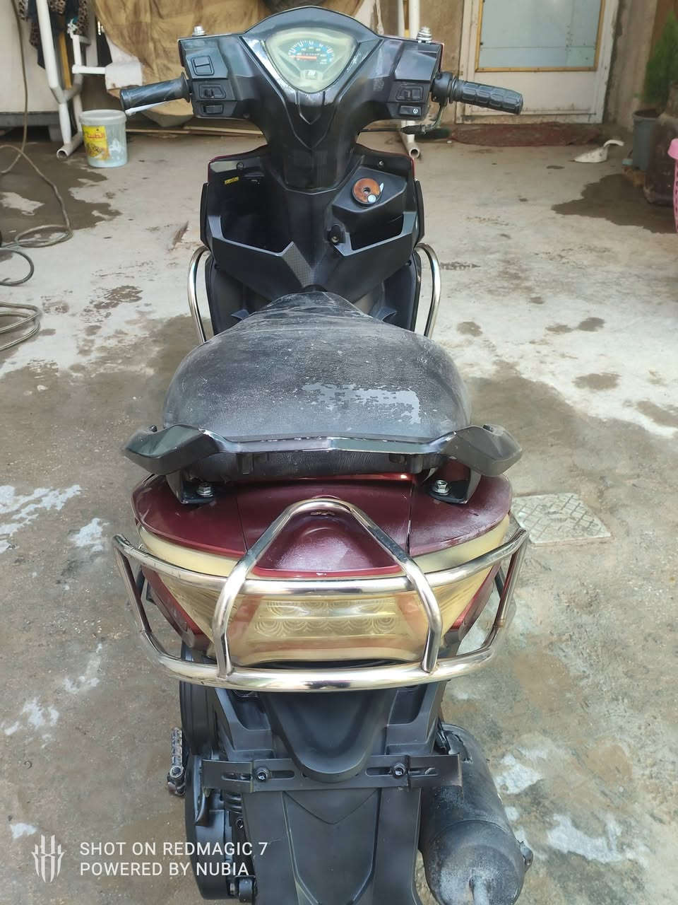 السلام عليكم دراجه جامبو محرك ماكس  نضيفه شغاله سلف هندر معدله سريعه محرك ناعم كهربياته كله شغاله السعر 300 بيه مجال بصيط مكاني بابل شارع 60 رقمي ***********
