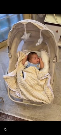 حاضنة طفل • بلوتوث • كربلاء