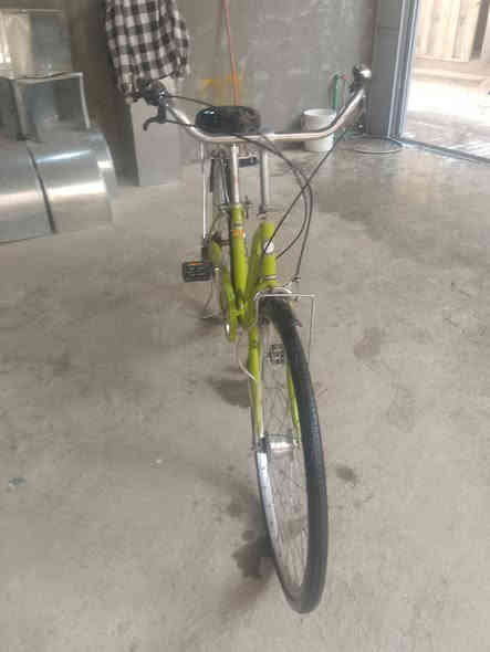 سلام عليكم بايسكل بلادي جديد حجم 27 ابو الكير لبيع  وشراي بي خير ويدلل سعره 100 رقم التلفون ***********
