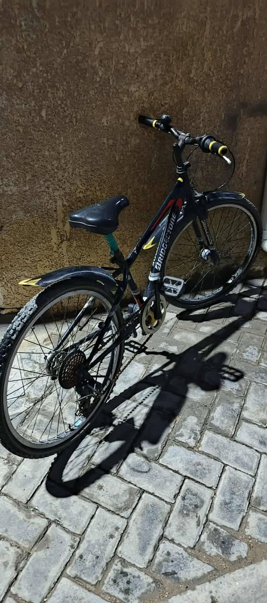 السلام عليكم بايسكل ياباني فافون حجم 22.
قابل للمراوس بناتي فقط. 
.. 
.. 
.. 
.. 
.. 
السعر: 60 الف وبي مجال 
الرقم واتساب للاستفسار: ***********
