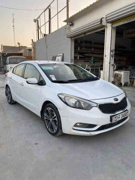 السلام عليكم
سيارة سيراتو خليجي
موديل 2014 لون ابيض
محرك 1600
تشغيل عن بعد
ماشيه 160 الف
كير مكينة تبريد مكفولات
مواصفات تحكمات سيترين اشاير بالمري لد زنون 
5 ويل كب رياضي حجم 17 
السيارة بدون حادث ولاضربة فقط تكحيلات بسيطة ورصعات باماكن بسيطة 
مكاني بغداد الدورة
السعر ١١٨
رقم الهاتف ***********
