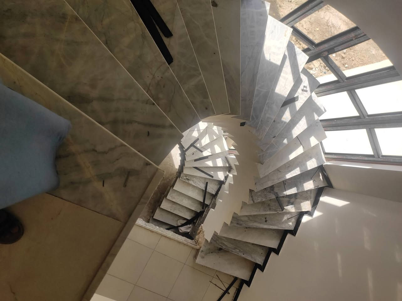 ***********
عمل كافه انواع السراميك والمرمر كرانيت
