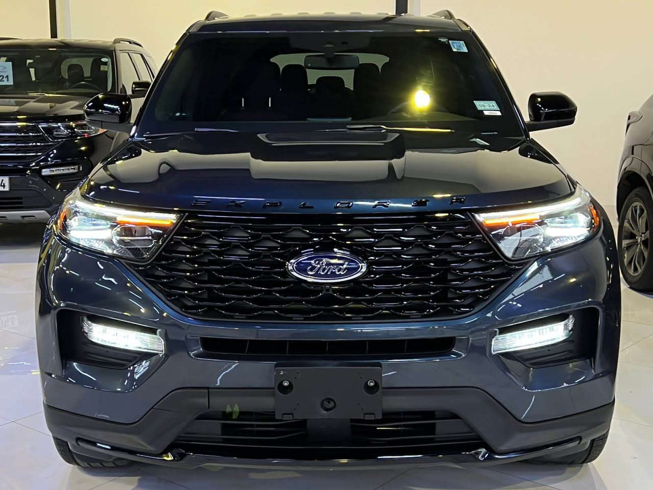 النوع : فورد اكسبلورر 

الفئه : ST line 4WD

الموديل : 2022

حجم المحرك : 4 سلندر 2300cc توربو 

كير بوكس : 10 سرعات

اللون : نيلي (( حبري ))

العداد : 46 الف مايل فقط 

الضرر : قبغ الصندوق فقط 

الأيرباكات : سليمه 100% 

المواصفات :
- دفع رباعي للعجلات 4WD
- كامرات 360 درجه ( كامرا اماميه و خلفيه و جوانب)
- تدفئة  كشنات اماميه 
- هيتر ستيرن 
‏Auto hold 
نظام المساعده على المنحدرات
رادارات اماميه و خلفيه و جانبيه 
تحديد مسار 
كشنات جلد مع قماش كنتارا 
تحكم كهرباء الكشنات الاماميه
مناخ منفصل للتبريد و التدفئه
شحن تلفون لاسلكي
نظام قفل passcode من خلال باب السائق 
أضوية ترحيب جانبيه 
مرآة جانبيه كهربائيه 
نظام سستم السماعات Bang&Olufsen
‏Electric brake 
صندوق كهربائي
حساسات خلفيه
بصمة تشغيل
بصمات أبواب 
تشغيل عن بعد 
7 وضعيات قياده
مغلفه ppf بالكامل
للاستفسار ع الأرقام التاليه 

*********** للاتصال

*********** واتساب موصل, نينوى
