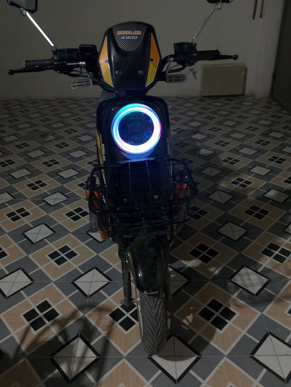 ماطور شحن للبيع ايش اسمه اكس 900 المكان جلولاء ديالى للتصالل
***********
