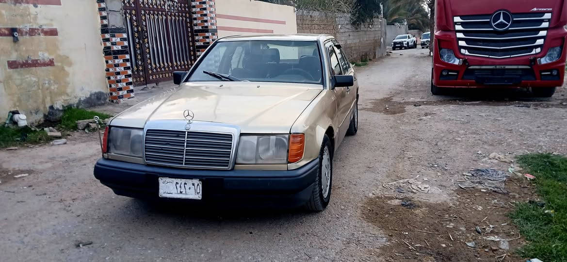 البيع مارسيدس دب 
الاستفسار على رقم الهاتف   *********** ***********  السعر 40
