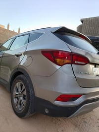 سنتافيا موديل 2016  وارد امريكي  2400 gdi  5 راكب مضاف منظومة غاز  الل...