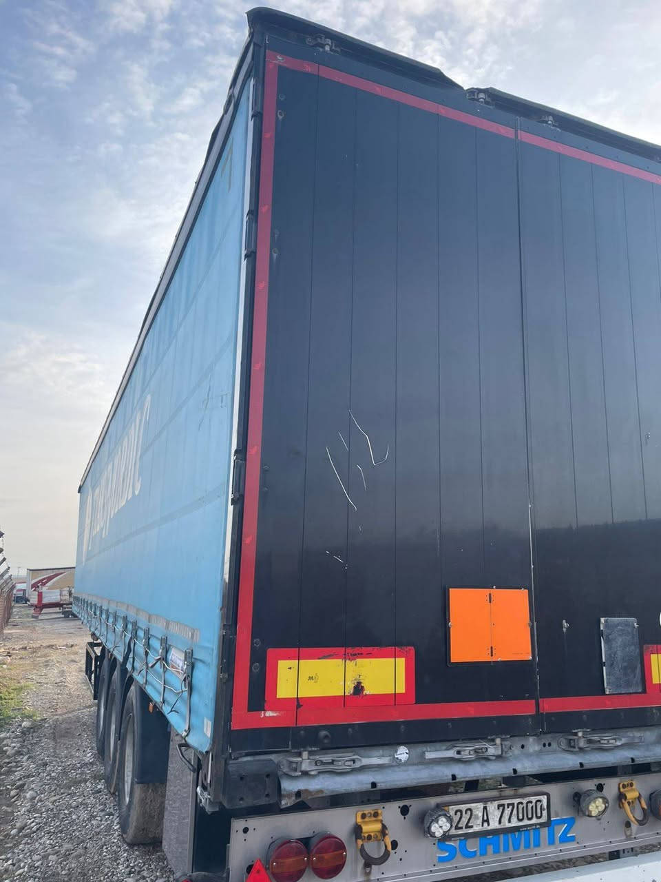 مجموعه عرباين جادر جوانب متحركيه 
عنوان معرض هوار . جمبور عميريه طريق دهوك موصل جمبور عميريه 
***********
***********
