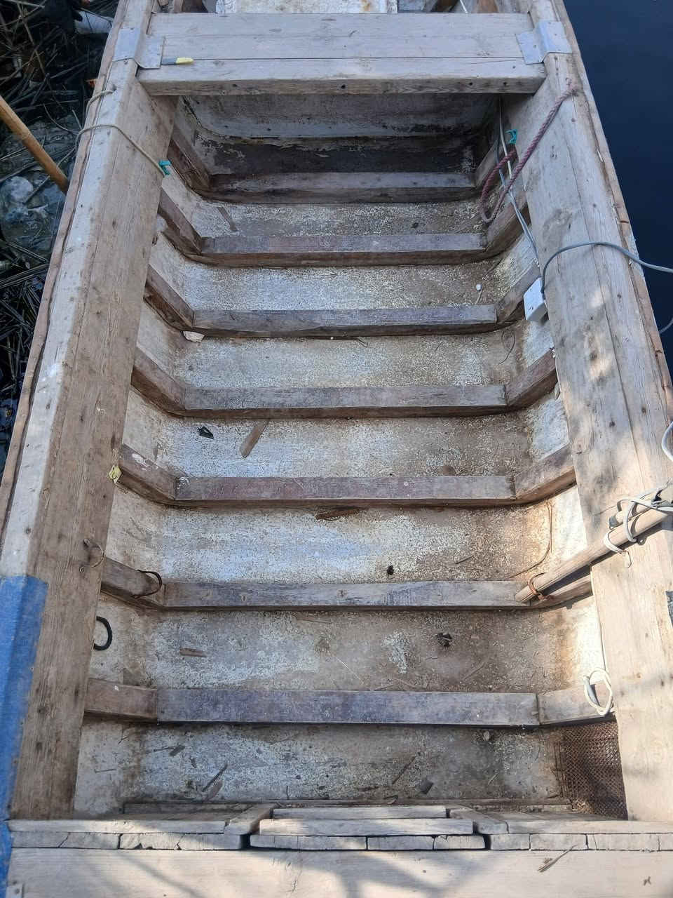 سلام عليكم جنكوه فافون للبيع طول 8متر سعر 400 الف ابو الخصيب جيكور ***********
