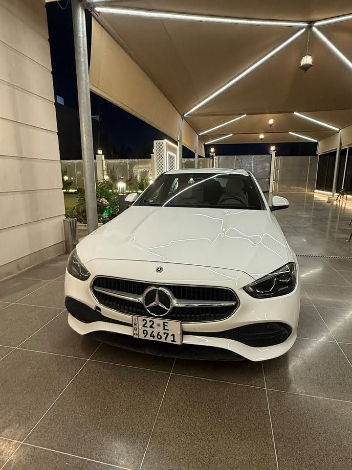 مارسيدس c300 موديل 22 وارد أمريكي حادثها صندوق فقط ضربه وصبغ بسيط بيه رايديها ٣٢الف للتواصل ع الرقم  *********** ‬
