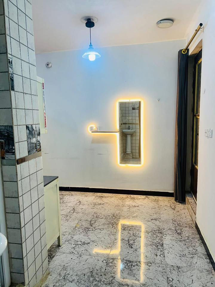 شقه مؤثثه للإيجار 
العنوان : حله شارع 60 
حي المحاربين مقابل عمارة العميد الطبي
للمعلومات التواصل على الرقم وات ساب
***********
سعر الايجار 350 الف
