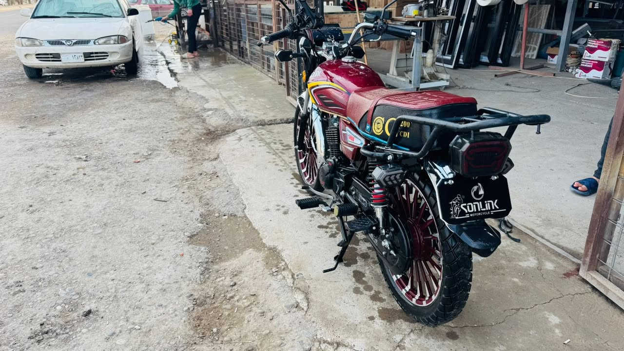 اسلام عليكم
دراجة سيفان سولنك للبيع
موديل 2025
محرك 200 ضاغطة وزنجيل ماممدود علي سبانه
كهربائيات كلهة شغالة
الدراجة نضيفه بمعنه الكلمه
سعرهة950 وبيهة مجال للشراي العنوان /العلم ويرهم مراوس بقفاز crx حصراً وانطي فرق ا
الرقم ***********
