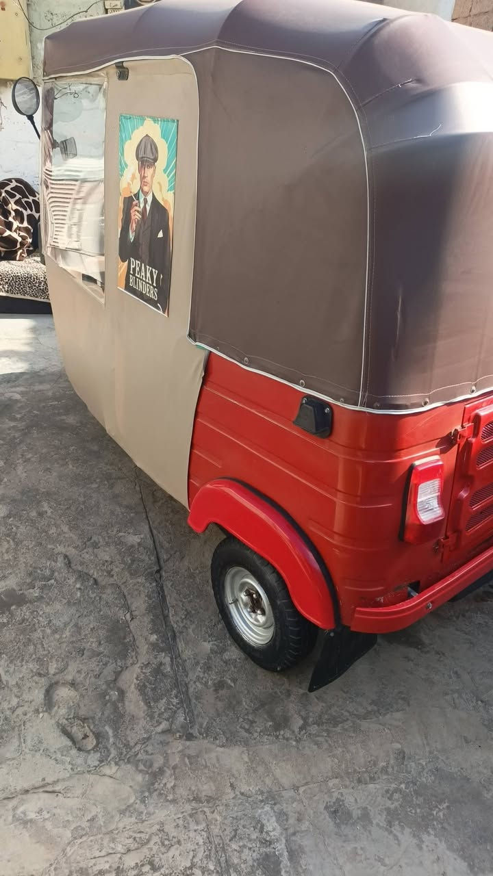 السلام عليكم تكتك ٢٠١٨ أوراقه موجودا مامرقمه تكتك نظيفه مكاني الزعفرانية نقص بس كلجات السعر 5250 وبيع مجال قليل رقمي ***********
