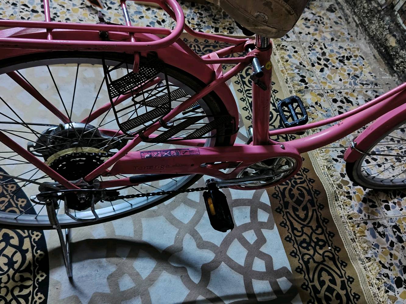 سلام عليكم بيسكل بناتي
 للبيع سعر 100 بيسكل نضيف مابي نقص  حجم 26 
موديل 2016 كلشي
 عنواني 
 بغداد سريع حي العامل الملحانيه
 رقمي ***********