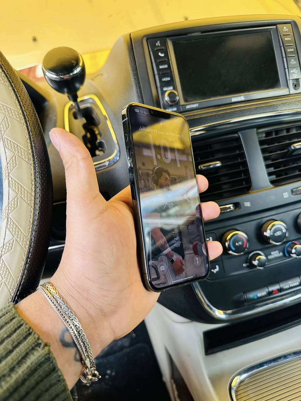 سلام عليكم ايفون 13 برو ماكس للبيع.
الجهاز كلش نضيف بلادي كله شغال بي فقط فطر جدا بسيط بل عدسه مال كامره الخلفيه وابد ما مأثر عليها جهاز مكفول ما مفتوح ابد بطاريه 87 ذاكره 256 السعر 690 الف مكاني بغداد خاص او اتصل ***********
