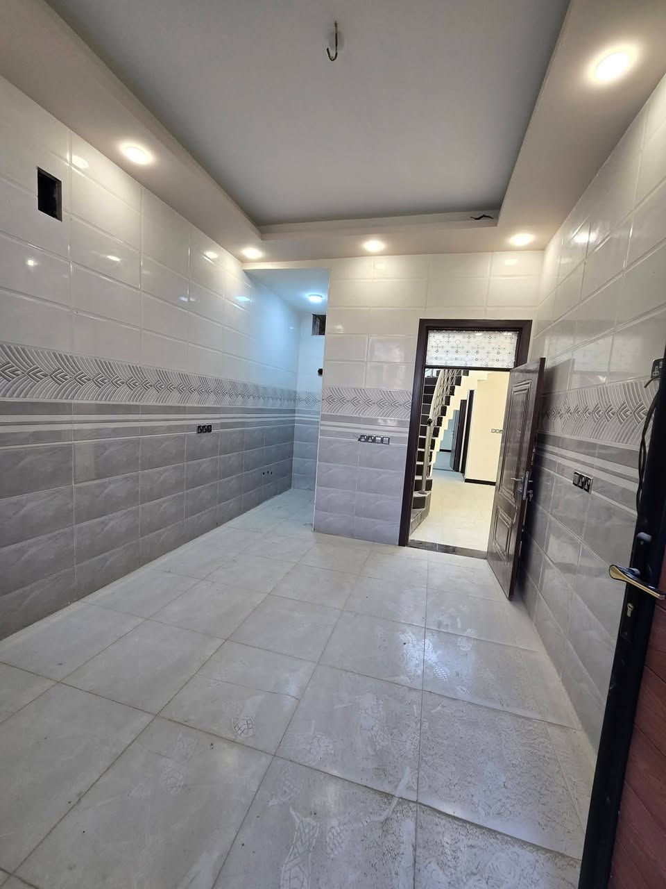 بيت  البيع زراعي سند 25
العنوان التقيه الثالثه داخل مجمع الروان النموذجي شارع 15
المساحه 150
الواجهه 750
النزال 20
البيت طابقين 
عدد الغرف 4
استقبال
صاله عدد 2
مطبخ 
مجمعات صحيه طابقين***********
