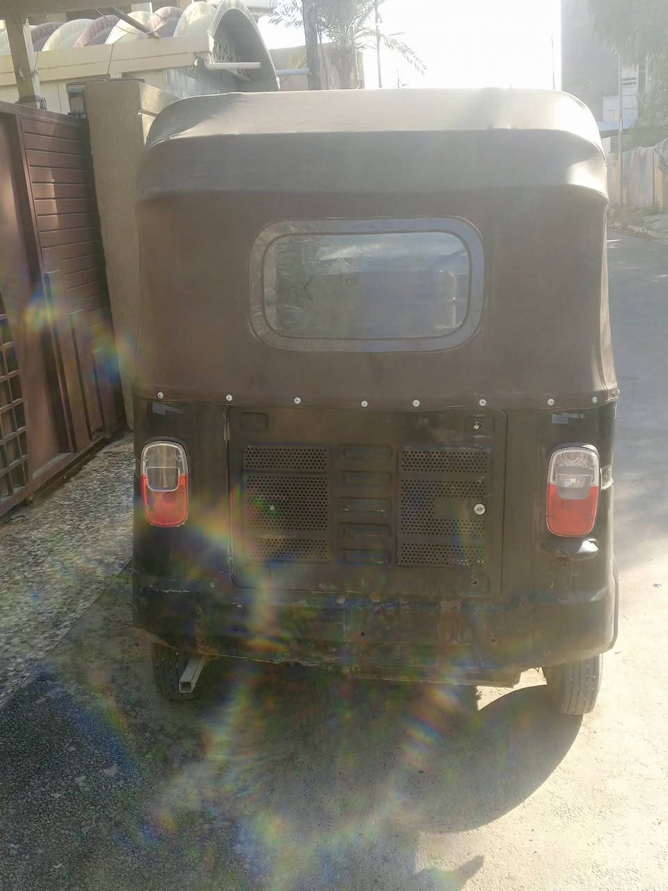 سلام عليكم تكتك كامله من اي نقص موديل 18 رقم و سنويه تكتك كلشي مابيه مكينه خير من اللهكل كهربائياته شغاله سعر4500وبيها مجال***********
