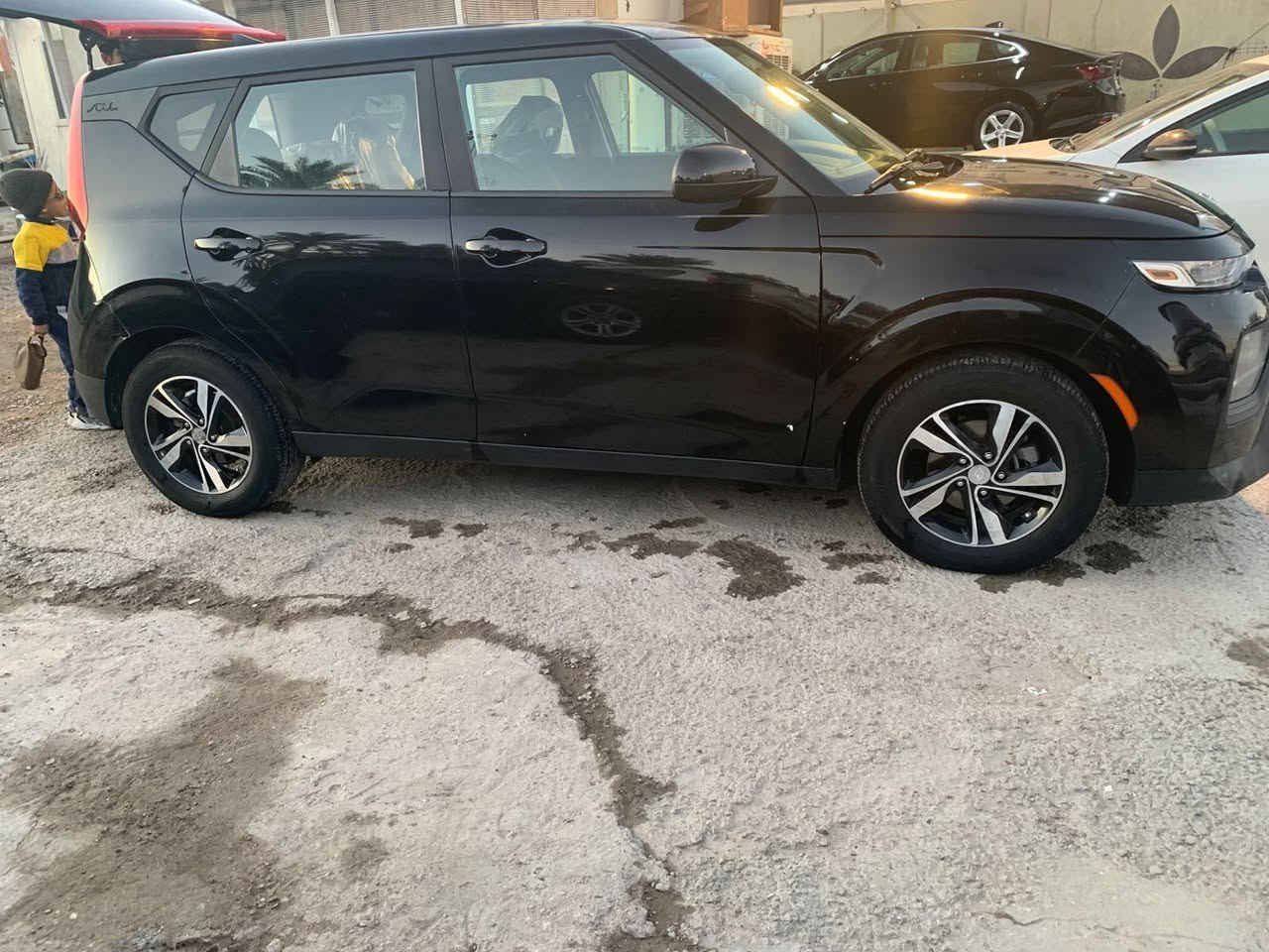 لسلام عليكم
كيا صول موديل 2021

محرك 2000 دوش

ضربته جاملغ خلفي

وهنا بالعراق صار بيها حاملغ امامي حهة الصدر حار ونص البابمال الصدر نرشت

العنوان بغداد حي الجهاد

السعر 129 وبيها مجال بسيط

للاستفسار على هذا رقم ***********
