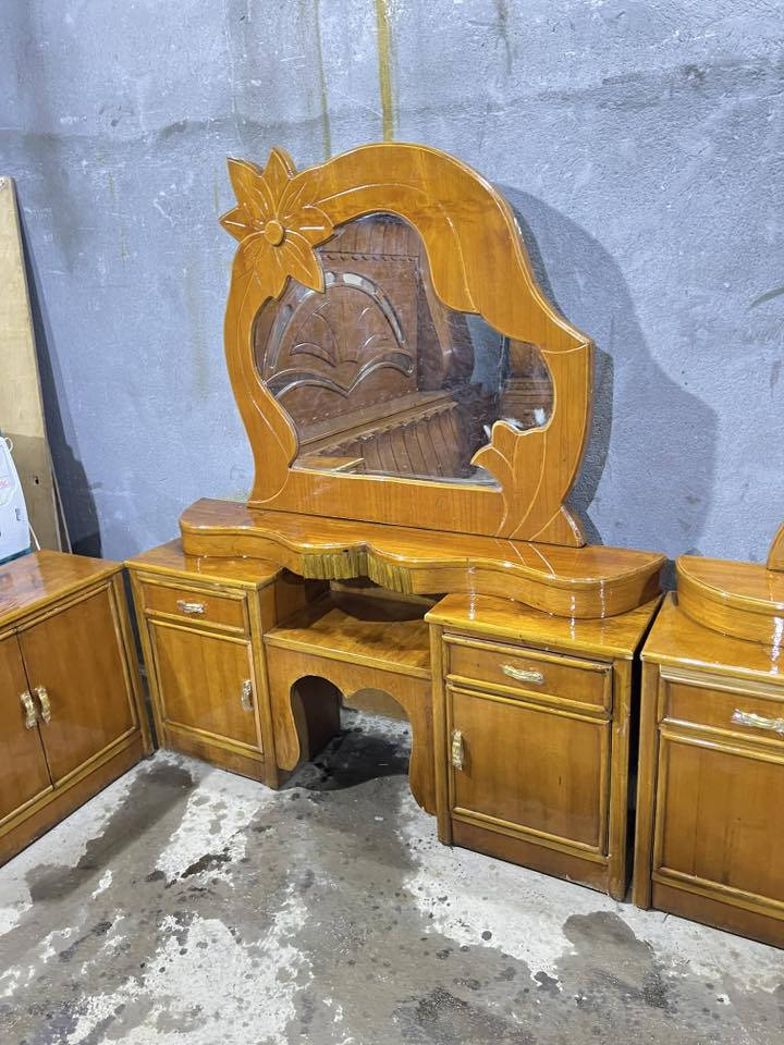 سلام عليكم غرفه نجاره صاج مستخدمه نظيفه السعر 750 العنوان الحله ***********
