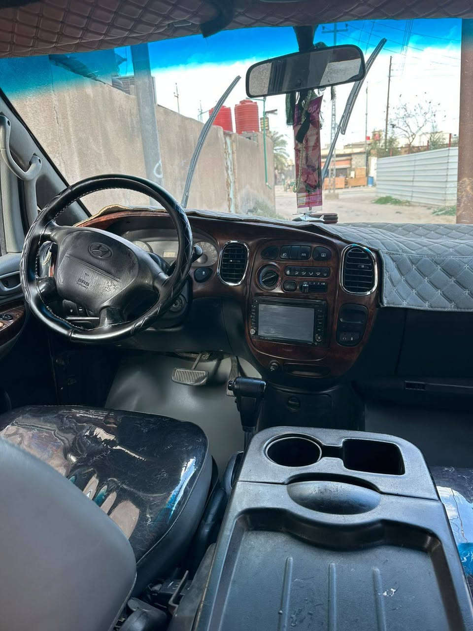 ستاركس 2007 مسكر كير اوتوماتيك رقم دولي جديد +هزه جديده سنويه لغايه2031 بأسمي السياره 
مصفره خط وبحث ما ناقصها شي دوشمه تخم تاير باتري جديد تبريد شغال كهربائيات العنوان بصره خور الزبير 
السعر راسل خاص وتدلل ***********
