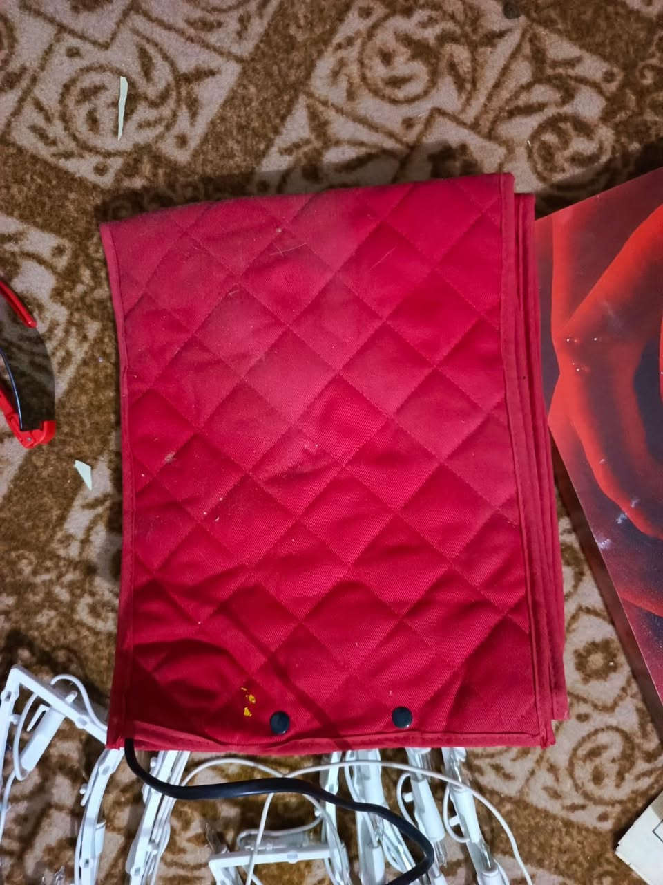 هذا جزء من بضاعة أوربي جبتها استرزق بيها لكن صارت ضروف منعتني اكمل شغل بيهم حاب ابيعهم الي يريدهم يتفضل خاص او وتساب او اتصل *********** نتفاهم عليهم عندي حوالي 30 كارتون
