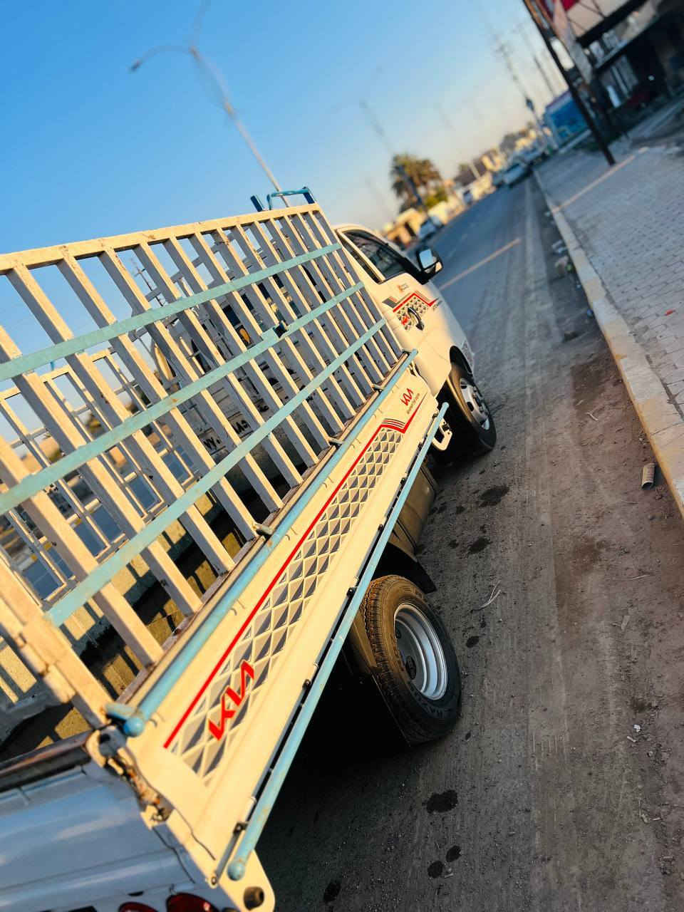 سلام عليكم اخوان  كيا فحل موديل 2021 رقم بغداد سيارة خير من الله نظيفه بمعنى الكلمه ماشيه 120 الف كير ومحرك واكسل وشاصي وكل شي مكفول على كل شي علفحص ويلات خلفيه محور 14 وستد 21 مثل ما موضح بصور والسيارة شغلة الرقم تحتاج مال غرامة 7 أوراق ينزل من السعر ومبلغ الترقيم همات ينزل من السعر موجود سنوية باقي بس استلام الوحات وسعر السيارة 180 وبيها مجال وهذا رقمي ***********
