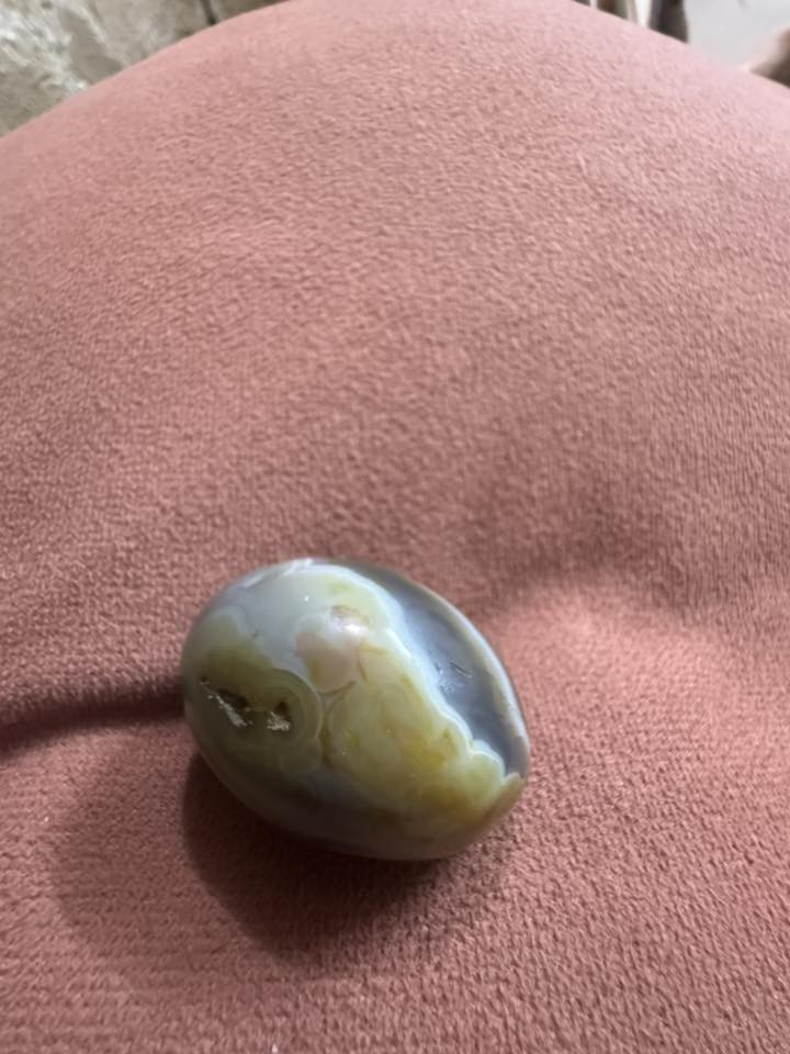 سلام عليكم حجر سليماني قديم نادر السعر 50الف قفل
إذا يعجبك تواصل واتساب***********
