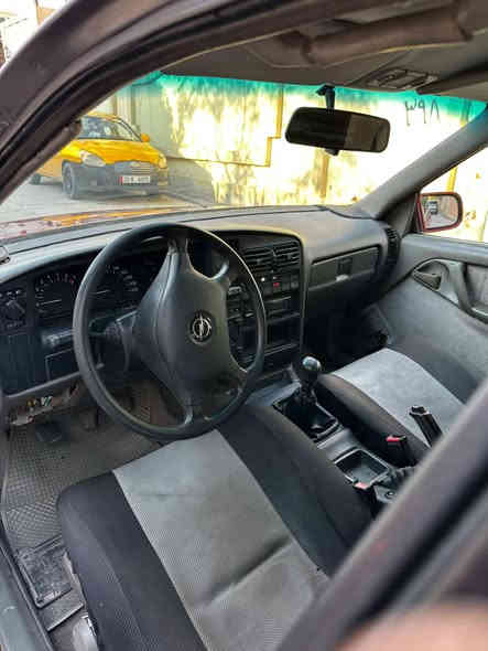 السلام عليكم
اوميكا ستيشن موديل 1991 مكينة 20 
مع كوبون بانزين السعر 38 بيها مجال بسيط
شرط التحويل.
التواصل ***********
