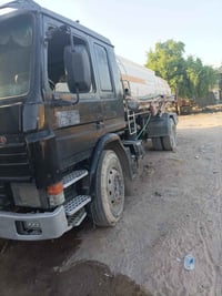 سيارة • للبيع • شاحنات