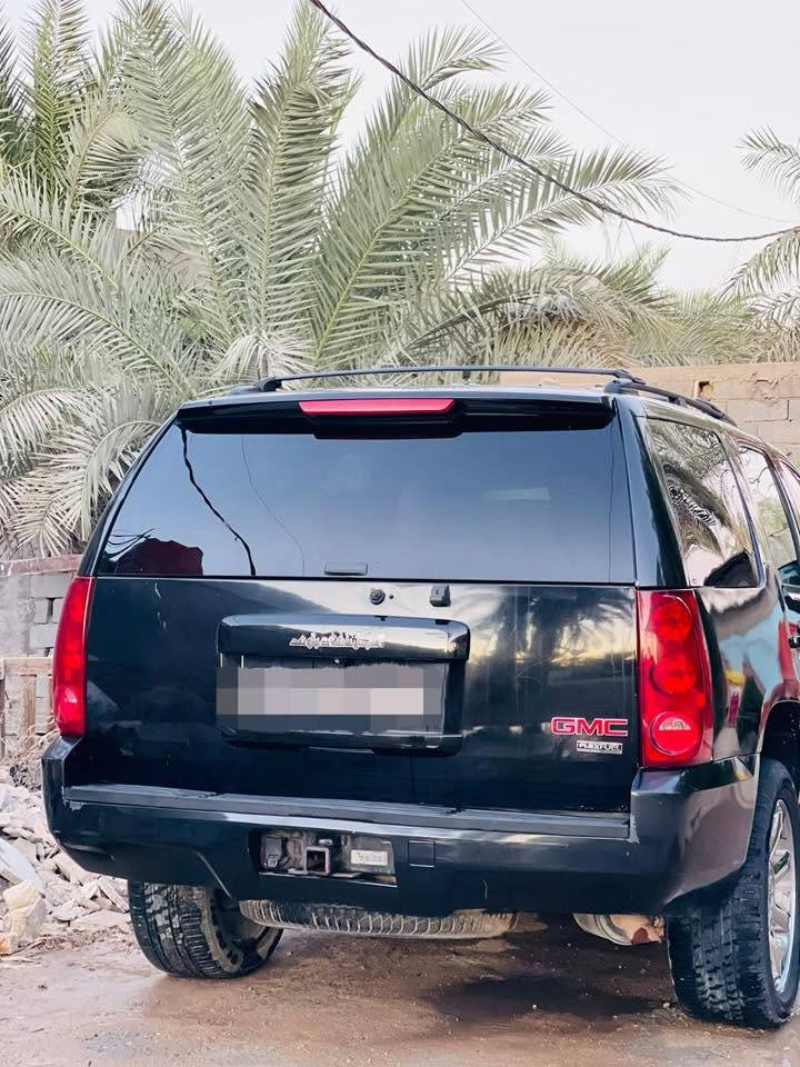 جمسي يوكن 2010 وارد كندي فول موصفات Slt السياره ضربتها باب السائق فقط بدون لا ايرباك ولا شاصي السياره نضيفه وحلوه كير ومكينه وتبريد مكفولات السياره داخلها رصاصي ونضيف بيها مكانين معجون اثر ضربه خفيف بالجاملغ عكس السائق مأشر عليه بالصوره المكان بالبصره قضاء المدينه السعر90 وبيها مجال السياره مسجله شاغر روح دكها حاسبه وين ما جان وجاهزه رقم  أربيل الجديد ***********
