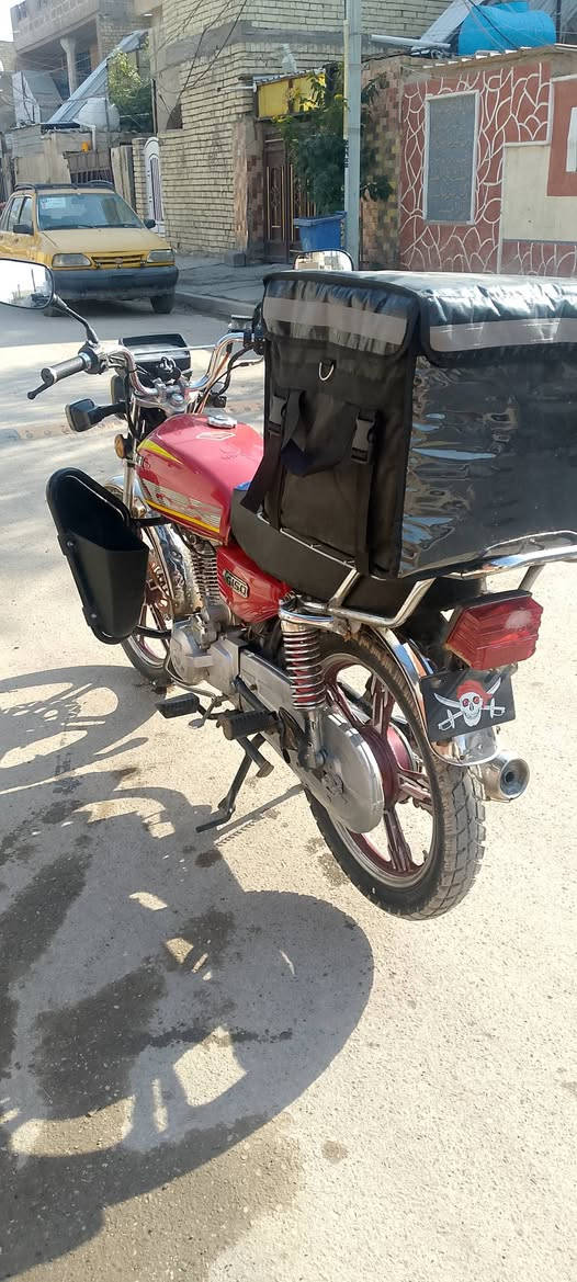 السلام عليكم  دراجه ايراني للبيع 5 كير  اوراق كامله درجه مكفوله مكينه بلادي موديل 23 سعر 450 وابيه مجال  مكان الدور ابودشير رقم ***********
