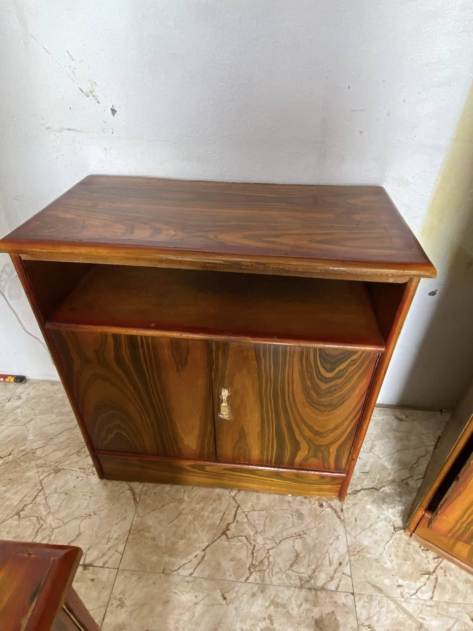 السلام وعليكم غرفه فراشه البيع السعر450بغداد منطقت ابو غريب***********
