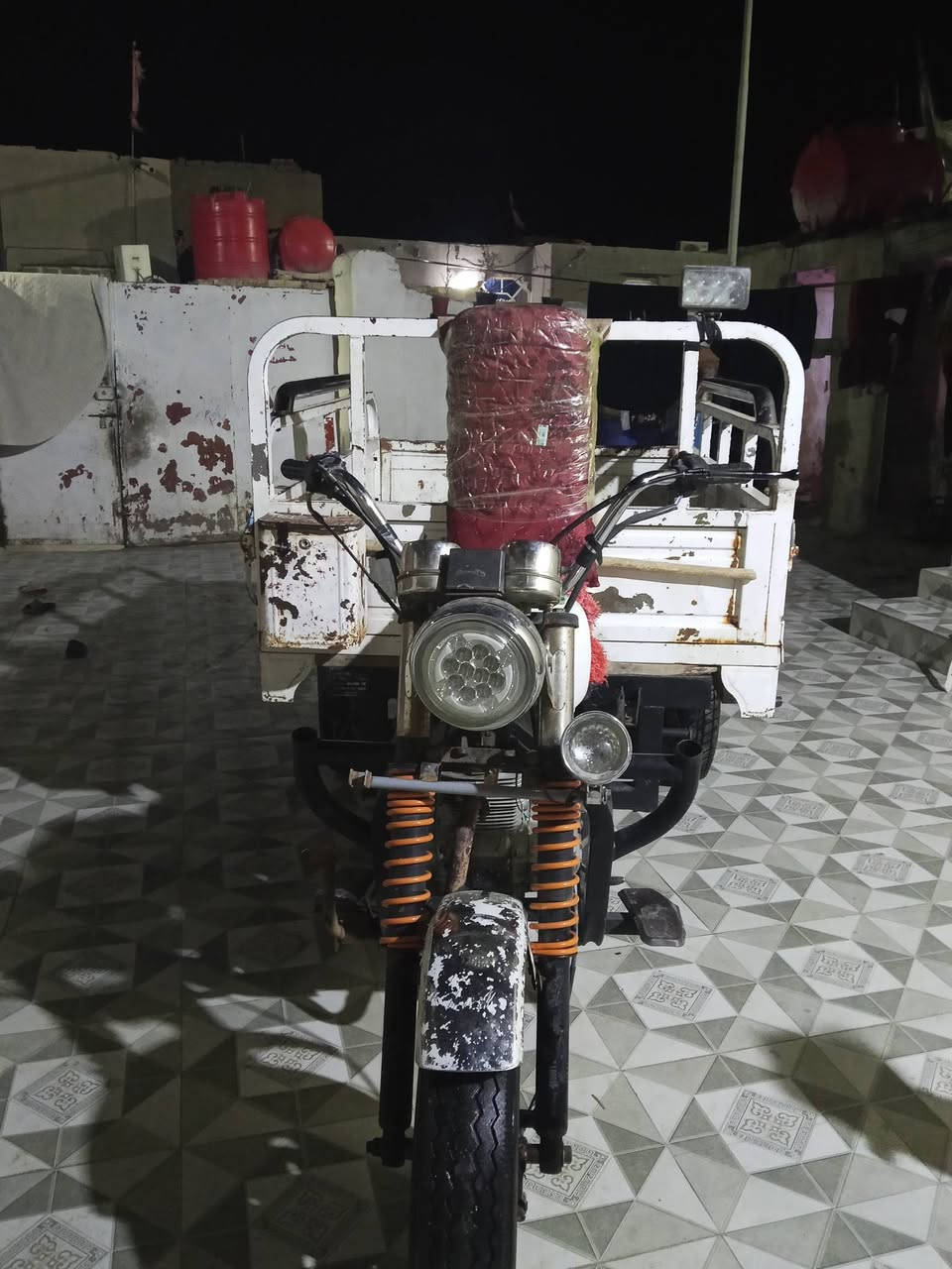 السلام عليكم ستوته للبيع موديل 18 السعر مليون 250 وبها مجال للشراي شيء قليل ***********
