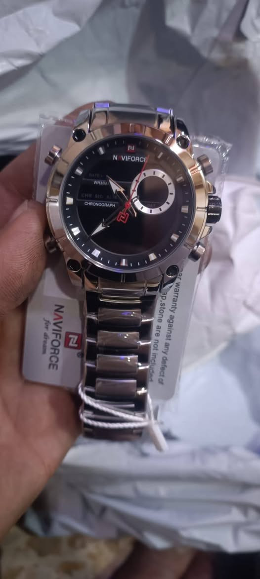 هذا المنتج هو ساعة ذكية من ماركة زيبلايز طراز ستراطوس 2 (Zeblaze Stratos 2). 
الشاشة: تأتي بشاشة AMOLED ملونة عالية الدقة مقاس 1.3 بوصة. 
الميزات الرياضية: تحتوي على نظام تحديد مواقع عالمي مدمج (Built-in GPS) وتدعم أوضاع رياضية متعددة لتتبع الأنشطة بدقة. 
الصحة والبطارية: توفر إدارة صحية على مدار 24 ساعة (تتضمن مراقبة معدل ضربات القلب والنوم)، وتتميز بمقاومة الماء حتى عمق 50 مترًا (5 ATM). 
الاتصال: تدعم تلقي إشعارات الهاتف الذكي عبر تقنية البلوتوث.


**إذا كنت صاحب هذا الإعلان وتريد حذفه لأي سبب، رجاءا أرسل رسالة إلى الدعم الفني**