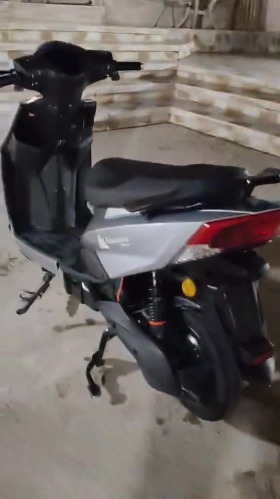 ماطور سكنس للبيع
لون رصاصي
كامل شغال
تأشيرات جدد 
6 بطاريات دبل جدد
بطاريات شرط تفحص وتأخذ
ماطور دمعه مشتري جديد
السعر 475 وبي مجال
التواصل علا الخاص او علا الرقم
***********. بس واتساب
