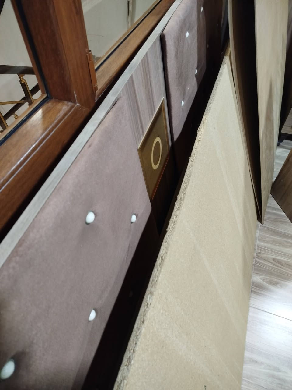 غرفه نوم تركي 5 قطع على وضعها تقريبا 60 بلميه نظافه سعر 175 بدون ميز تواليت مجال الشاري ***********
