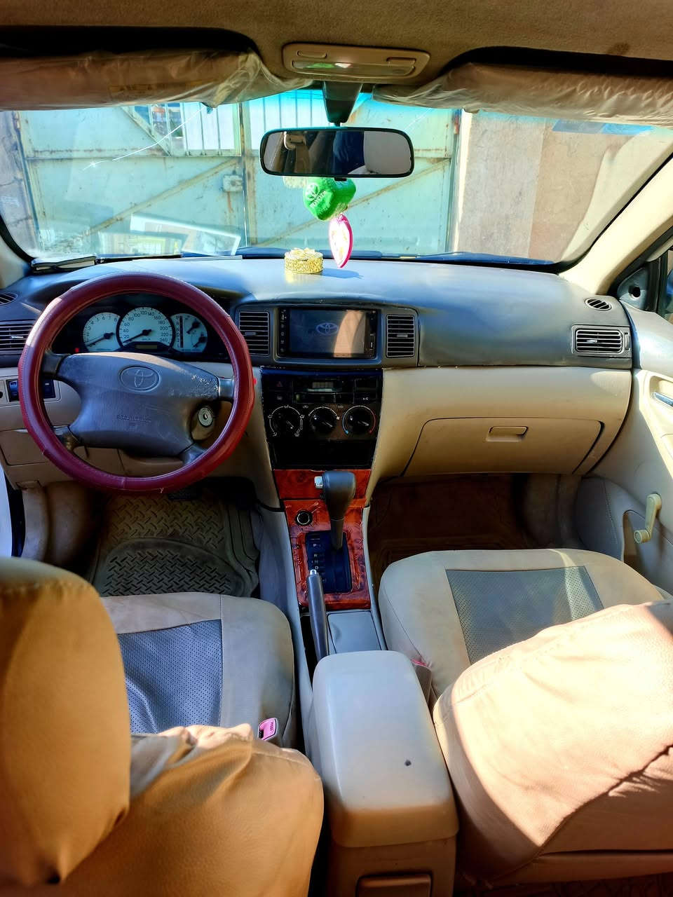 السلام عليكم كورلا بيكاتشو 2006 وارد خليجي رقم انبار بسمي انكليزي سنويه قريب 28 تدفئه تبريد  خير من الله بيها خيط بخار ما مئثر تخم تاير جديد باتري جديد صدر امامي خلفي جديد امصفر هيئه  تحويل ثاني يوم السياره  بيها طخه جامرلوق خلف السايق ومصلحه فقط بدون دواخل السعر 59 وبيها مجال ***********
