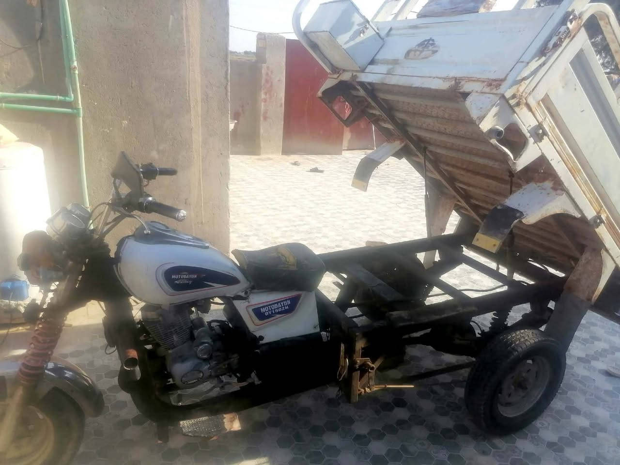 السلام عليكم 
ستوته للبيع اوراق موديل 2019
نوع سوبر دايون فحل  
ستوته نضيفه ما طالعه 
المكان الدوايه 
للاستفسار الاتصال ع لرقم 

***********
