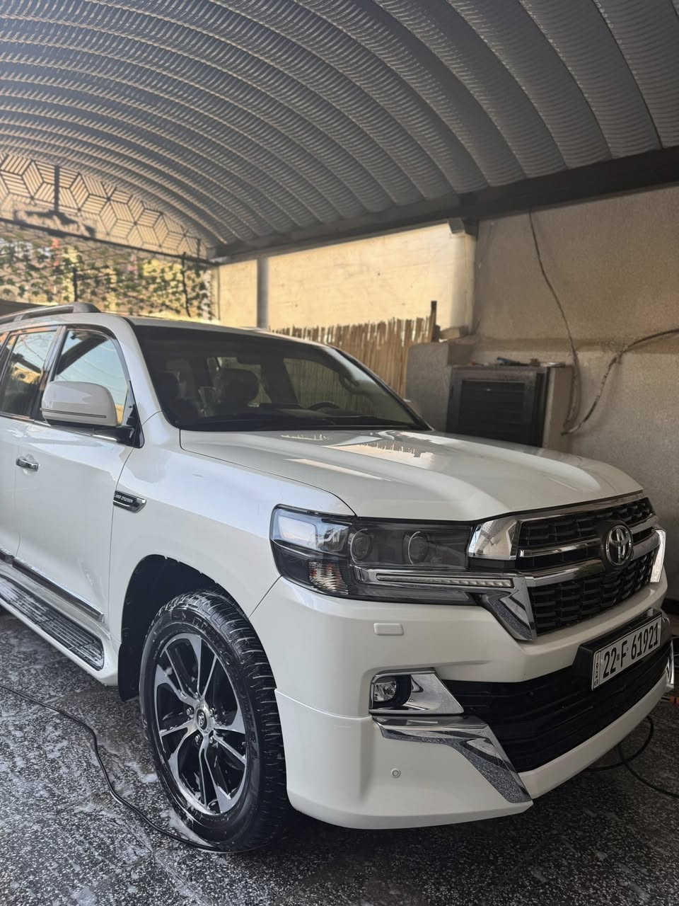 السلام عليكم
لاند كروز 2021 ساز خليجي كراند تورنك أصل 
فول مواصفات تطبيق 3 شاشات عداد لكزز ليزري  5 بصمات باب خلفي شفط ويل عدد 5 فول مواصفات للاخير معروفه مواصفات الگراند تورنك 
السيارة رقم أربيل بأسمي شخصياً ماشية 84 الف كيلو متر 
السيارة بيها ملاحضات بسيطة موضحة بلمقطع
السعر: 548$ بيها مجال بسيط  
مكان السيارة: بغداد الزعفرانية
للاستفسار: ***********
