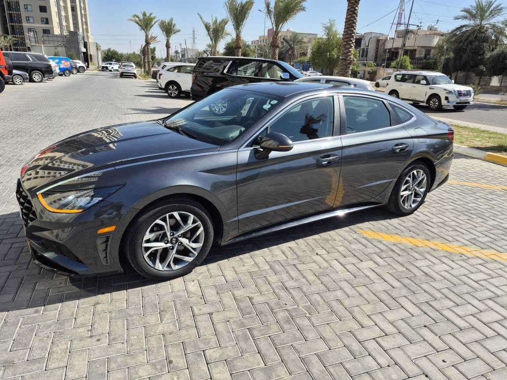 السلام عليكم
سوناتا 2023  رقم دهوك 
بدون صبغ بدون ضرر بدون ايرباك
مواصفات SEL 
مكينة 2500 
بصمة وتشغيل عن بعد 
كشن كهرباء وكشن تدفئة 
رادار امامي وجانبي 
تحديد مسار قيادة ذاتية 
مثبت سرعة 
تبريد شاشة تحكم منفصل
ماشية 42 الف ميل 
السعر 175 وبيها مجال 
مكاني بغداد حي الجهاد 
***********
*********** بغداد, العراق
